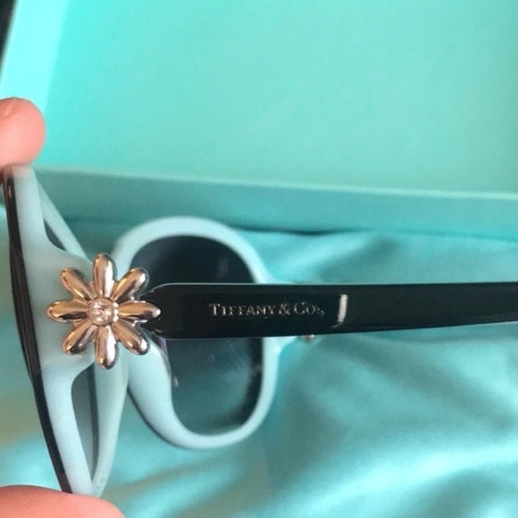 Tiffany sunglasses, great condition. Comes with hard and soft cases - Picture 3 of 5